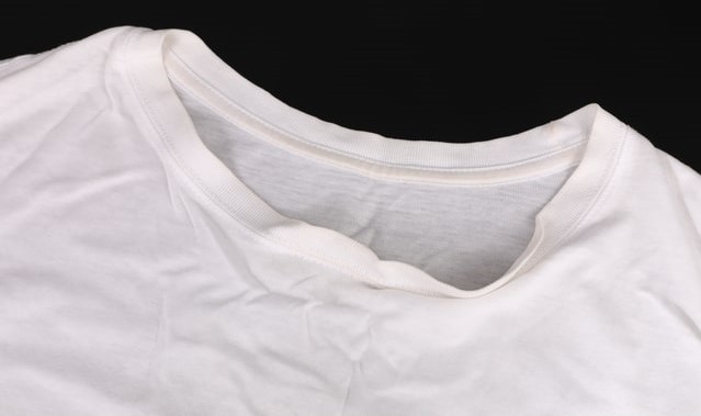 Tシャツの襟のよれは直せる？修復方法や対策をチェック